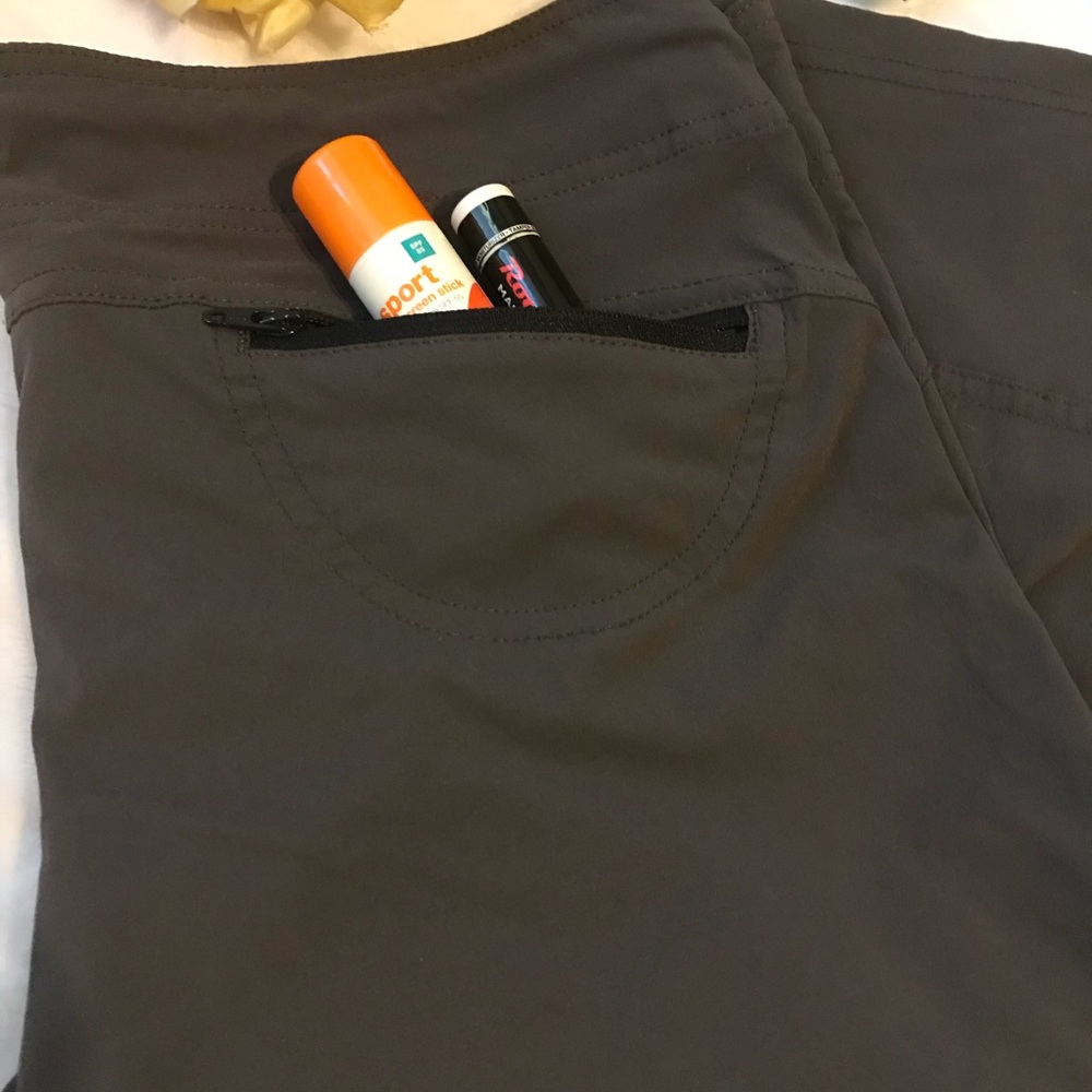 Lucy Flex Capri - image 5